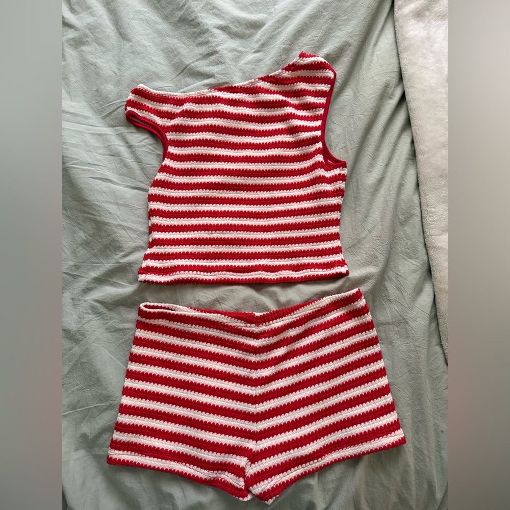 Amazon Red and White Striped Knit Set